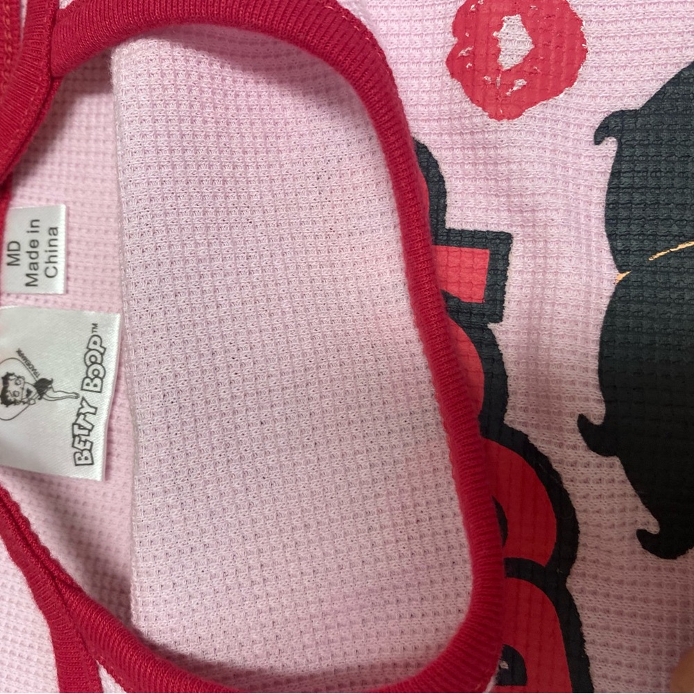 SOLD ❌❌NWT Betty Boop shorts and crop top set! 🔥🔥 - Picture 3 of 3